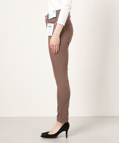 NAVY（ネイビー）の「NAVY JEANS COOL スキニーパンツ（その他パンツ・レディース・ブラック/ベージュ/ブラウン/ダークブルー/ライトインディゴブルー・S/M/L/XS）」の11枚目の写真