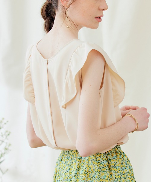 PURIL(ピュリル)の「【PURIL】2WAY仕様 フリルノースリーブブラウス(シャツ/ブラウス・レディース・ブラック/アイボリー/ストライプ・S/M)」の7枚目の写真