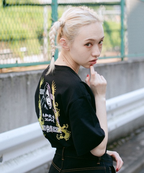 X-girl（エックスガール）の「CHINESE FACE S/S TEE（Tシャツ/カットソー・レディース・ブラック/パープル/ホワイト・L/M/XL/S）」の20枚目の写真
