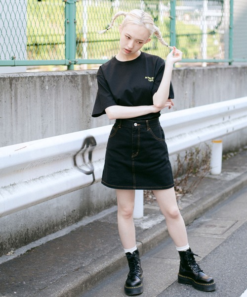 X-girl（エックスガール）の「CHINESE FACE S/S TEE（Tシャツ/カットソー・レディース・ブラック/パープル/ホワイト・L/M/XL/S）」の21枚目の写真