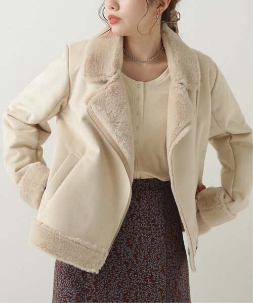 RAY CASSIN(レイカズン)の「ムートンライダースジャケット(ムートンコート・レディース・ブラウン/グレイッシュベージュ/キナリ・FREE)」の2枚目の写真