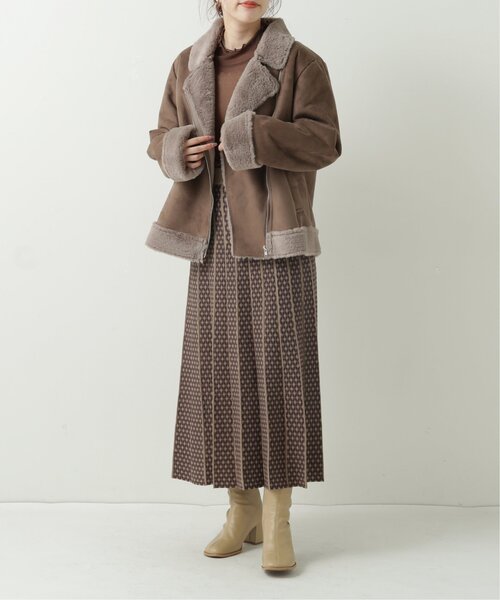 RAY CASSIN(レイカズン)の「ムートンライダースジャケット(ムートンコート・レディース・ブラウン/グレイッシュベージュ/キナリ・FREE)」の7枚目の写真