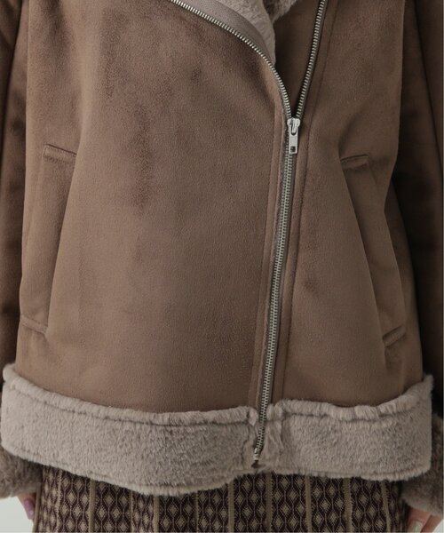 RAY CASSIN(レイカズン)の「ムートンライダースジャケット(ムートンコート・レディース・ブラウン/グレイッシュベージュ/キナリ・FREE)」の14枚目の写真
