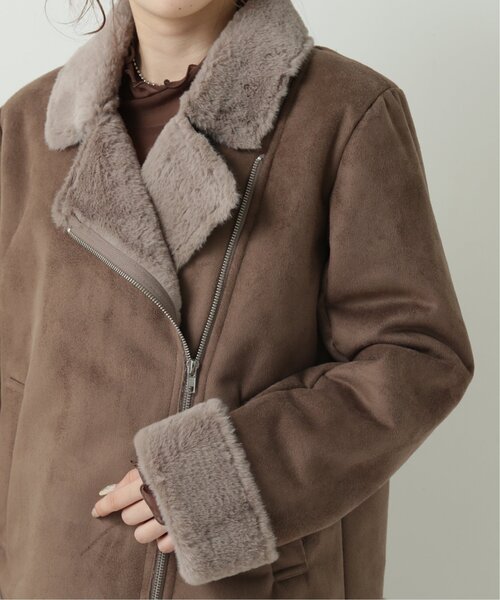 RAY CASSIN(レイカズン)の「ムートンライダースジャケット(ムートンコート・レディース・ブラウン/グレイッシュベージュ/キナリ・FREE)」の16枚目の写真