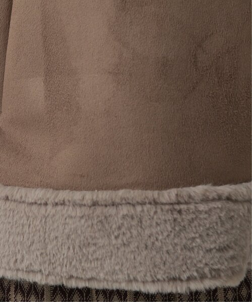 RAY CASSIN(レイカズン)の「ムートンライダースジャケット(ムートンコート・レディース・ブラウン/グレイッシュベージュ/キナリ・FREE)」の17枚目の写真