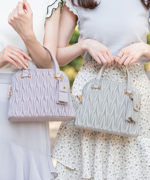 MAJESTIC LEGON（マジェスティックレゴン）の「♯リップポーチ付上品バッグ（ショルダーバッグ・レディース・ブラック/グレー/アイボリー/ラベンダー・FREE）」の4枚目の写真