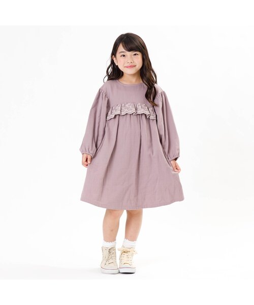 Seraph（セラフ）の「スカラップ刺繍長袖ワンピース（ワンピース・キッズ・ブラック/アイボリー/ピンク・80/90/95/100/110/120/130/140）」の4枚目の写真