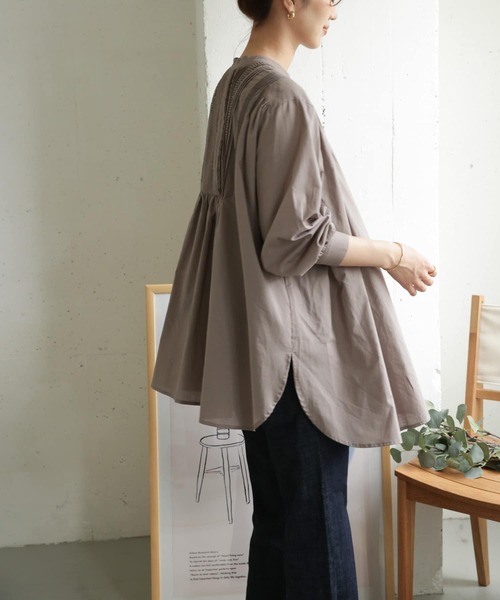 URBAN RESEARCH DOORS（アーバンリサーチドアーズ）の「2WAYピンタックブラウス（シャツ/ブラウス・レディース・オフホワイト/グレー・ONE）」の8枚目の写真