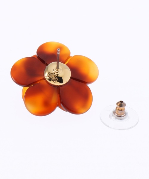 Charles Chaton（シャルルシャトン）の「LELE SADOUGHI POPPY BUTTON pierce（ピアス（両耳用）・レディース・ベージュ系その他・FREE）」の2枚目の写真