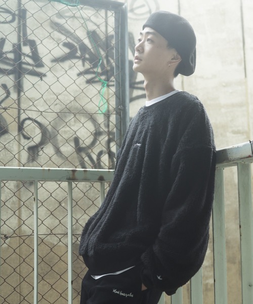 Mark Gonzales（マーク・ゴンザレス）の「Mark Gonzales / マークゴンザレス 別注 コラボ オーバーサイズ ビッグ ボリューム ボア フリース ビッグ トレーナー（スウェット・メンズ・ホワイト系その他/ブラック系その他/ブラウン系その他/ベージュ系その他/ホワイト系その他2/ブラック系その他2/ブラウン系その他2/ベージュ系その他2・MEDIUM/LARGE）」の12枚目の写真