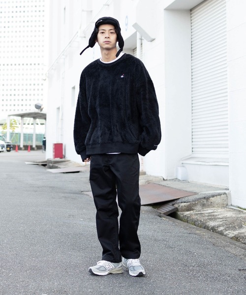 Mark Gonzales（マーク・ゴンザレス）の「Mark Gonzales / マークゴンザレス 別注 コラボ オーバーサイズ ビッグ ボリューム ボア フリース ビッグ トレーナー（スウェット・メンズ・ホワイト系その他/ブラック系その他/ブラウン系その他/ベージュ系その他/ホワイト系その他2/ブラック系その他2/ブラウン系その他2/ベージュ系その他2・MEDIUM/LARGE）」の15枚目の写真
