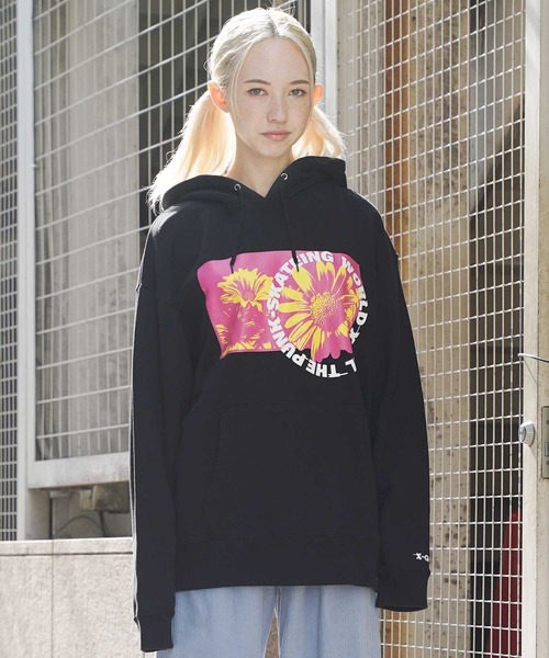 X-girl（エックスガール）の「MONOCHROME DAISY SWEAT HOODIE
