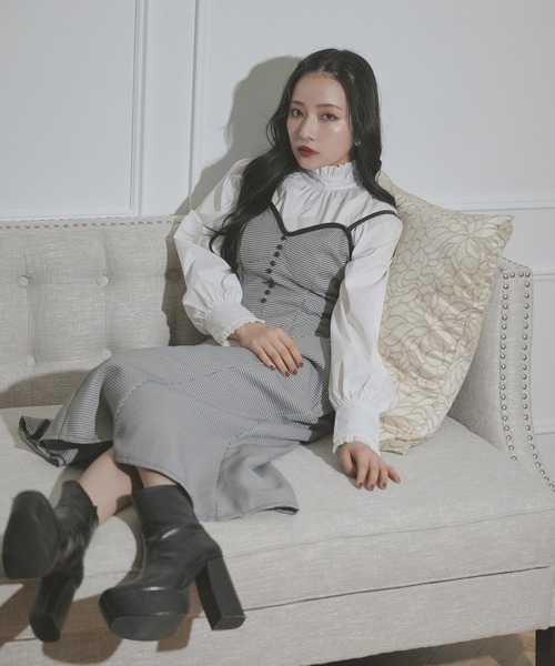 ANDGEEBEE(アンジービー)の「マーメイドキャミワンピ(ワンピース・レディース・ライトベージュ/ブラック×ホワイト・MEDIUM)」の2枚目の写真