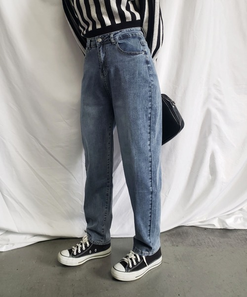 me+em select（ミームセレクト）の「【 M／L／XL 選べる３サイズ 】ヴィンテージウォッシュ加工　ルーズバルーンテーパードデニムパンツ【数量限定販売】（デニムパンツ・レディース・グレー/ブルー・MEDIUM/LARGE/X-LARGE）」の4枚目の写真