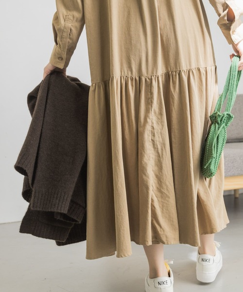 URBAN RESEARCH（アーバンリサーチ）の「シャツティアードワンピース（ワンピース・レディース・ベージュ/チャコールグレー・FREE）」の15枚目の写真