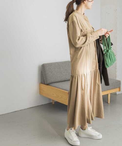 URBAN RESEARCH（アーバンリサーチ）の「シャツティアードワンピース（ワンピース・レディース・ベージュ/チャコールグレー・FREE）」の16枚目の写真