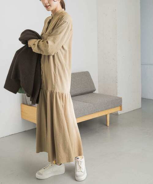 URBAN RESEARCH（アーバンリサーチ）の「シャツティアードワンピース（ワンピース・レディース・ベージュ/チャコールグレー・FREE）」の18枚目の写真