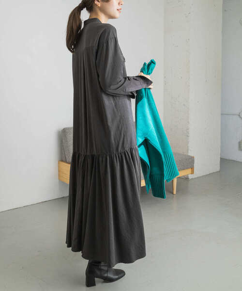 URBAN RESEARCH（アーバンリサーチ）の「シャツティアードワンピース（ワンピース・レディース・ベージュ/チャコールグレー・FREE）」の8枚目の写真