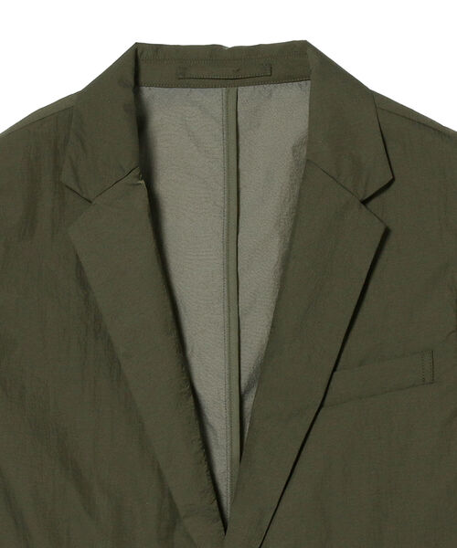 BEAMS LIGHTS（ビームスライツ）の「BEAMS LIGHTS / ドライタッチ ナイロン 2ボタン ジャケット（テーラードジャケット・メンズ・ブラック/オリーブ・LARGE/SMALL/MEDIUM/X-LARGE）」の8枚目の写真
