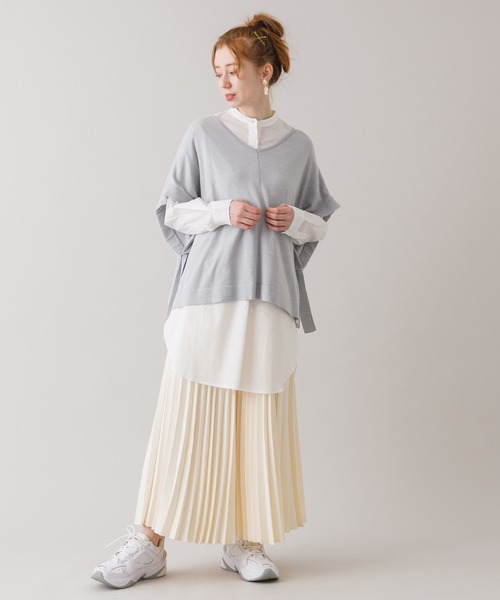 CLOCHE(クロシェ)の「cloche ベスト+シャツセット(シャツ/ブラウス・レディース・ベージュ/グレー・FREE)」の4枚目の写真