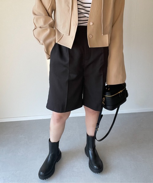 y/m by misato（イムバイミサト）の「エステルツイルハーフパンツ（その他パンツ・レディース・ブラック/オフホワイト/グレイッシュベージュ・FREE）」の18枚目の写真