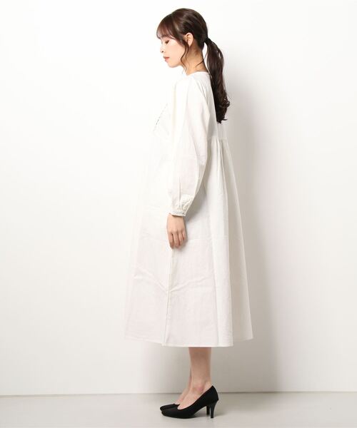 Samansa Mos2(サマンサ モスモス)の「レース貼りワンピース(ワンピース・レディース・ラベンダー/ブラック/オフホワイト/グレー・フリ-)」の6枚目の写真