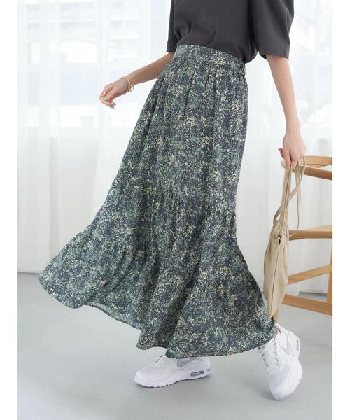 earth music&ecology(アースミュージックアンドエコロジー)の「2段ティアードプリントスカート(スカート・レディース・ベージュ/ネイビー・FREE)」の14枚目の写真