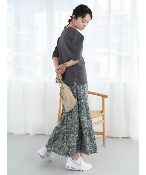 earth music&ecology(アースミュージックアンドエコロジー)の「2段ティアードプリントスカート(スカート・レディース・ベージュ/ネイビー・FREE)」の16枚目の写真