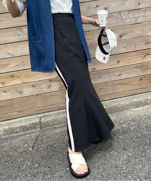 archives（アルシーヴ）の「サイドラインマーメイドスカート（スカート・レディース・ブラック/ベージュ/マスタード・MEDIUM）」の5枚目の写真