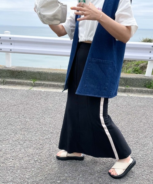 archives（アルシーヴ）の「サイドラインマーメイドスカート（スカート・レディース・ブラック/ベージュ/マスタード・MEDIUM）」の6枚目の写真