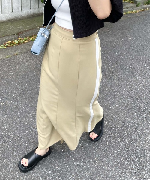 archives（アルシーヴ）の「サイドラインマーメイドスカート（スカート・レディース・ブラック/ベージュ/マスタード・MEDIUM）」の15枚目の写真