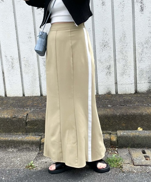archives（アルシーヴ）の「サイドラインマーメイドスカート（スカート・レディース・ブラック/ベージュ/マスタード・MEDIUM）」の16枚目の写真