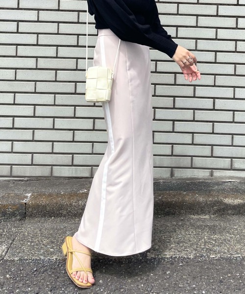 archives（アルシーヴ）の「サイドラインマーメイドスカート（スカート・レディース・ブラック/ベージュ/マスタード・MEDIUM）」の22枚目の写真