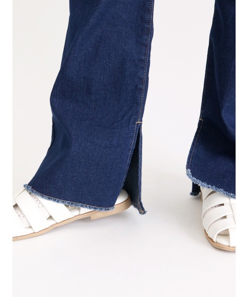 ehka sopo(エヘカソポ)の「裾スリットデニムパンツ(デニムパンツ・レディース・ネイビー/ブラック/サックスブルー・フリ-)」の13枚目の写真