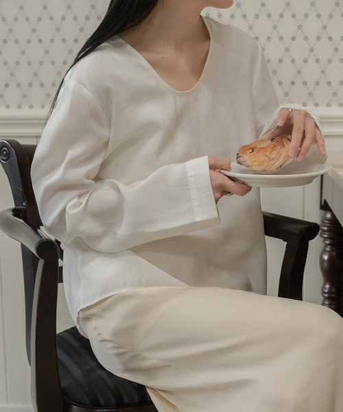MUYMONA(ムイモナ)の「Back slit loose rayon blouse mmw22s002【MUYMONA】【2022SS】(シャツ/ブラウス・レディース・ブラック/ライトグリーン/ライトピンク/アイボリー・FREE)」の13枚目の写真