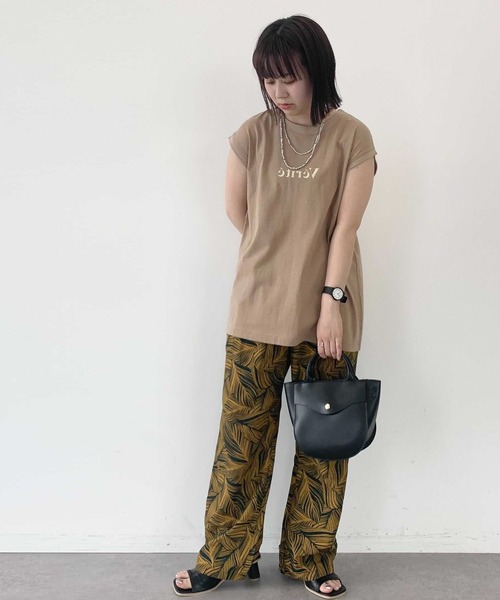 Green　Parks（グリーンパークス）の「フレンチスリーブワンポイントロゴTシャツ（Tシャツ/カットソー・レディース・ネイビー/ブラウン/オフホワイト・FREE）」の4枚目の写真