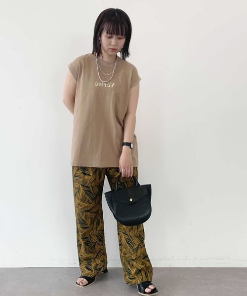 Green　Parks（グリーンパークス）の「フレンチスリーブワンポイントロゴTシャツ（Tシャツ/カットソー・レディース・ネイビー/ブラウン/オフホワイト・FREE）」の5枚目の写真