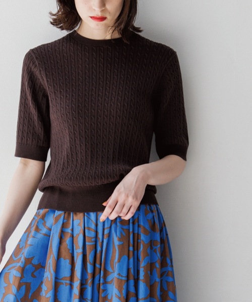 OPAQUE.CLIP（オペークドットクリップ）の「◆ケーブル編みニット【エクストラファインオーガニックコットン/WEB限定カラー・サイズ】（ニット/セーター・レディース・ブラック/グリーン/ホワイト系その他3/ホワイト系/ブルー/ブラウン系その他5/オレンジ・40/42/34/38/36）」の5枚目の写真
