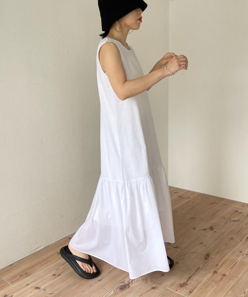 wee9s（ウィークス）の「relax tiered one piece / リラックスティアードワンピース（ワンピース・レディース・アイボリー/ブルー/ブラウン/ブラック・FREE）」の9枚目の写真