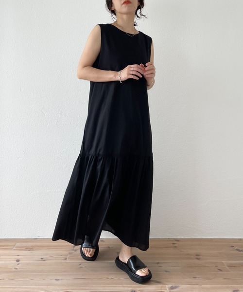 wee9s（ウィークス）の「relax tiered one piece / リラックスティアードワンピース（ワンピース・レディース・アイボリー/ブルー/ブラウン/ブラック・FREE）」の5枚目の写真