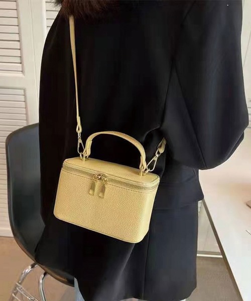 CORNERS（コーナーズ）の「2way バニティバック（ショルダーバッグ・レディース・ブラック/イエロー/グリーン/アイボリー・FREE）」の4枚目の写真