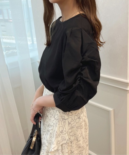 apres jour(アプレジュール)の「ギャザースリーブブラウス【ZOZOTOWN限定アイテム】(シャツ/ブラウス・レディース・ブラック/ベージュ/オフホワイト・X-LARGE/フリー)」の11枚目の写真