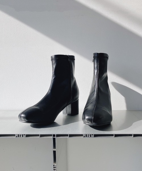 AS KNOW AS plus（アズノゥアズプラス）の「◇すらりストレッチブーツ（ブーツ・レディース・ブラック/アイボリー・M/L）」の4枚目の写真