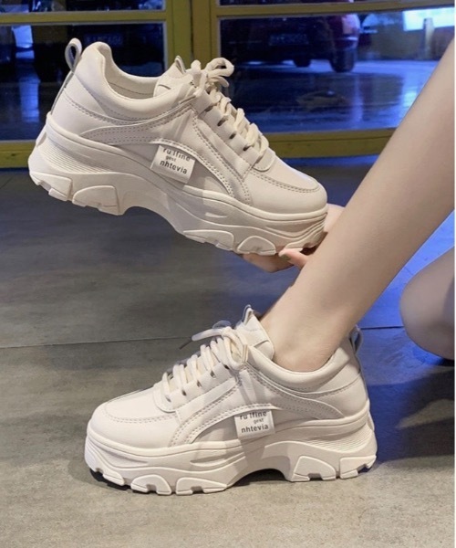 Burner(バーナー)の「【BURNER Recommend Select】厚底 ダッドスニーカー ダッドシューズ / oku-shoes-1-26(スニーカー・レディース・ホワイト/アイボリー/ゴールド/ブラック/グレー/その他7/シルバー/その他16/その他17/その他19/その他18・39/40/37/35/36/38/43/42/41)」の3枚目の写真