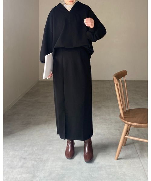 She's Closet(シーズクローゼット)の「サイドスリット入りポンチロングナロースカート(スカート・レディース・ブラック/パープル/ピンク/グリーン/マスタード/グレイッシュベージュ/テラコッタ・FREE)」の22枚目の写真