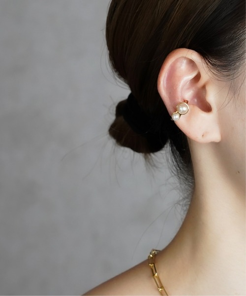 AROM.（アロム）の「【AROM. / アロム】PEARL EAR CUFF / イヤーカフ（イヤーカフ・レディース・シルバー/ゴールド・FREE）」の2枚目の写真