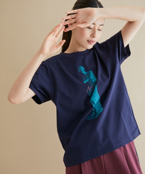NERGY（ナージー）の「【UV】アフロディーテプリント半袖Tシャツ（Tシャツ/カットソー・レディース・ベージュ/ネイビー/ブラウン・FREE）」の3枚目の写真
