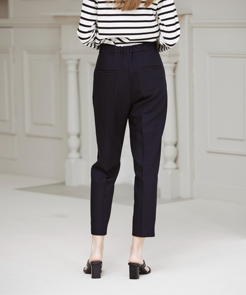 INED CLARO（イネドクラロ）の「テーパードパンツ【セットアップ対応】（その他パンツ・レディース・キャメル/ネイビー/ベージュ・7号/9号）」の22枚目の写真