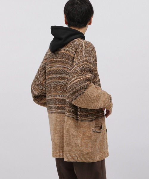 LAKOLE(ラコレ)の「ネイティブ柄ニットカーディガン / 353212(カーディガン/ボレロ・メンズ・ブラック/オレンジ/アイボリー・MEDIUM/LARGE)」の10枚目の写真