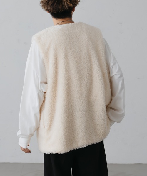 fupel（フぺル）の「ボリュームファーベスト(UNISEX)（ベスト・レディース・ブラウン/チャコールグレー/アイボリー・MEDIUM/LARGE）」の13枚目の写真